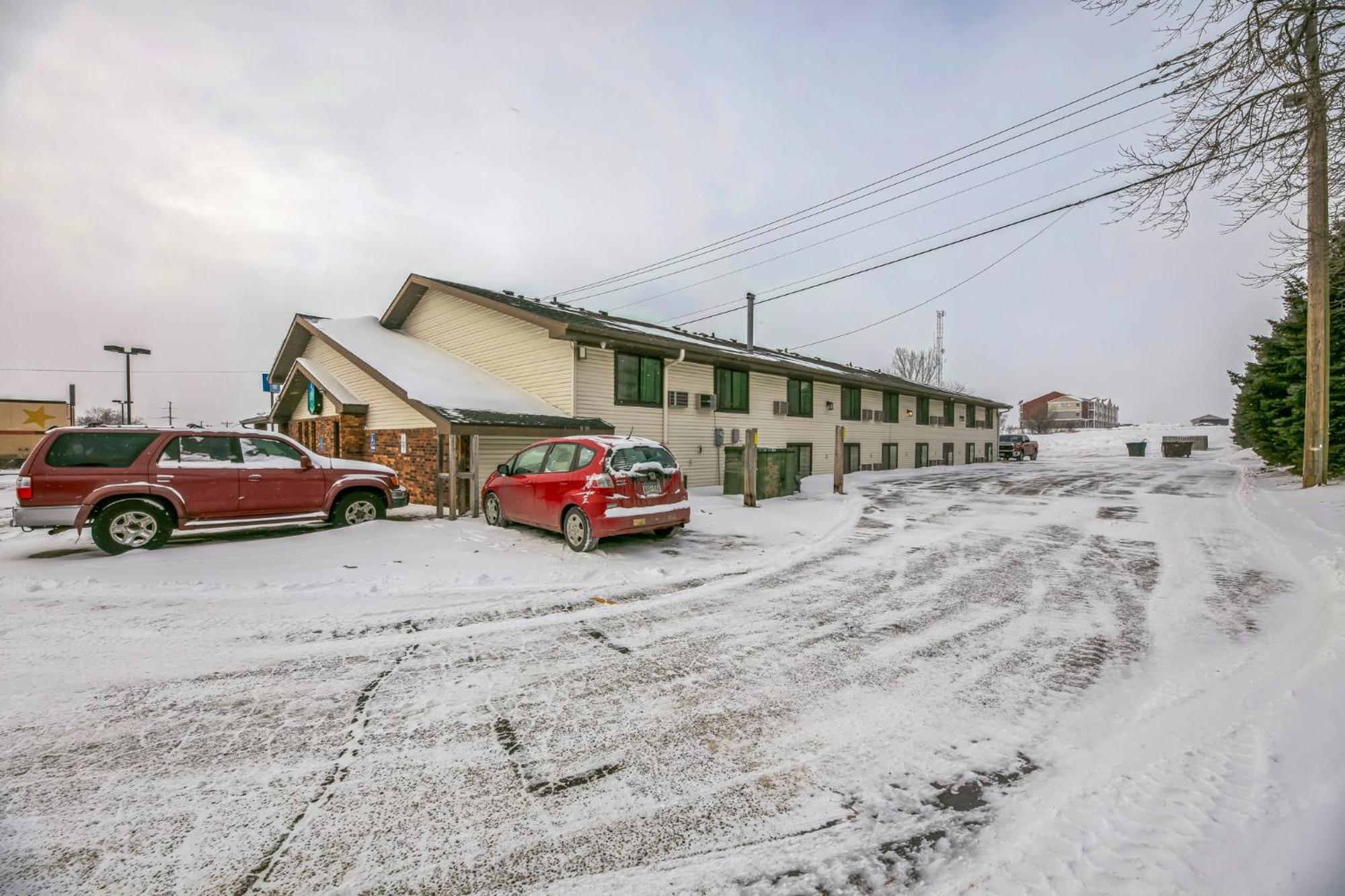 Hotel 8 Fergus Falls Exterior foto